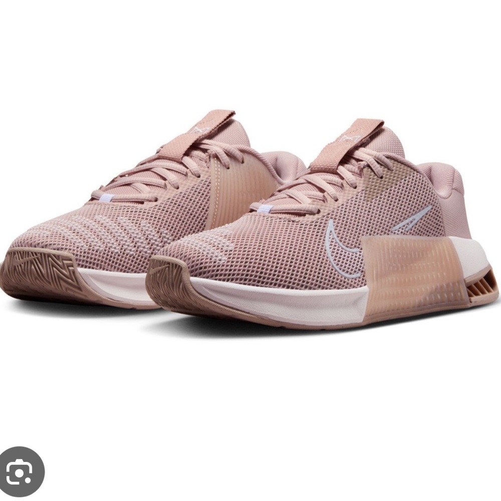 Nike | Metcon 9 | W7.5 Pink Oxford - Picture 4 of 5